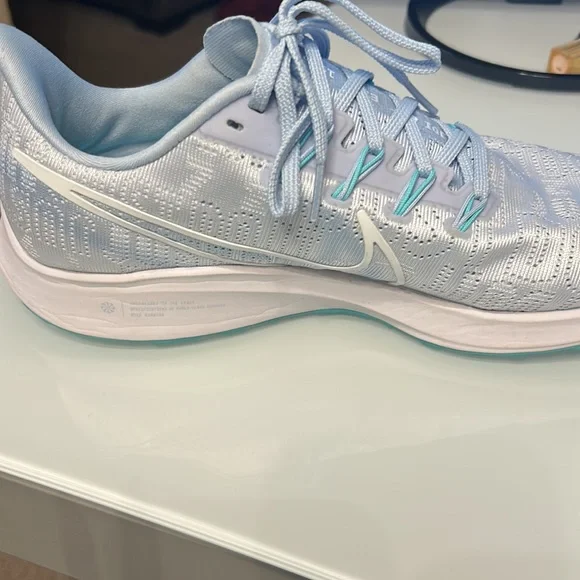 EUC Nike Air Zoom Pegasus 36 Running Shoe Grey/Hydrogen Blue - Picture 7 of 8